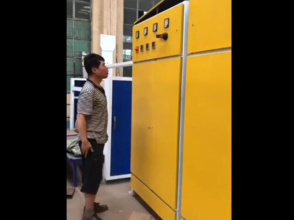 Interlining slurry dispensing machine video